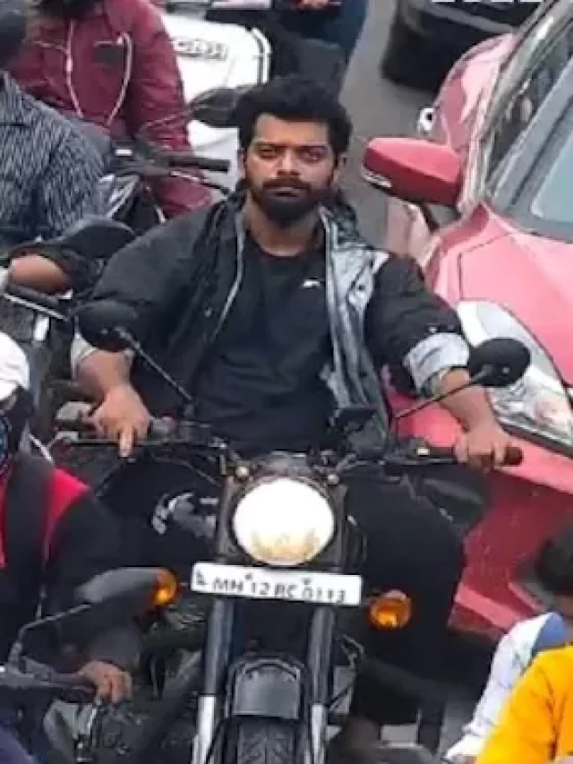 Pune Man Goes Viral After Share Pic Without Helmet With Traffic Police